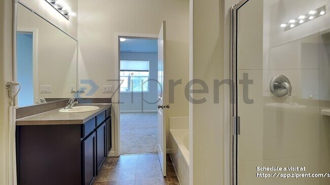 Building Photo - 19310 19th Ave Ct E