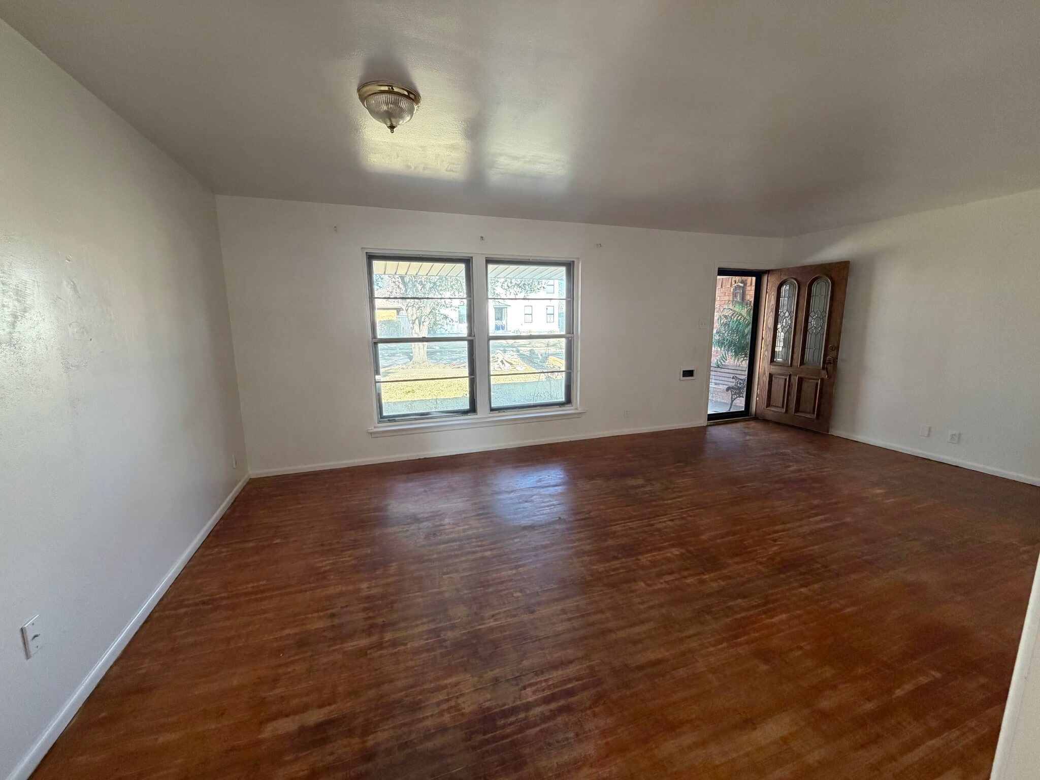 Another view of this spacious living room! - 1848 Swan Dr
