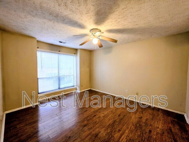 Building Photo - 1861 Tryon Dr