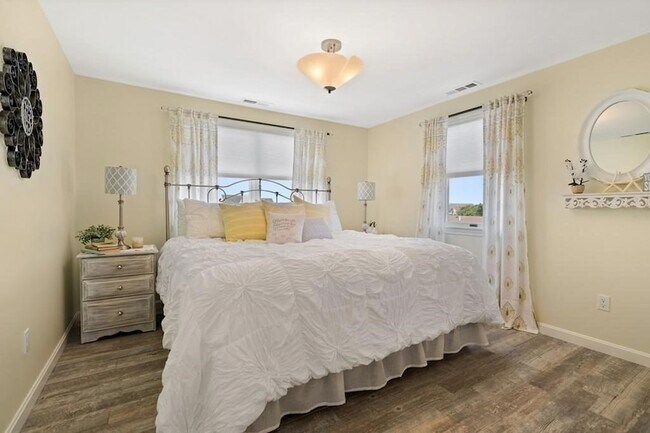 Building Photo - 30 Annapolis Way