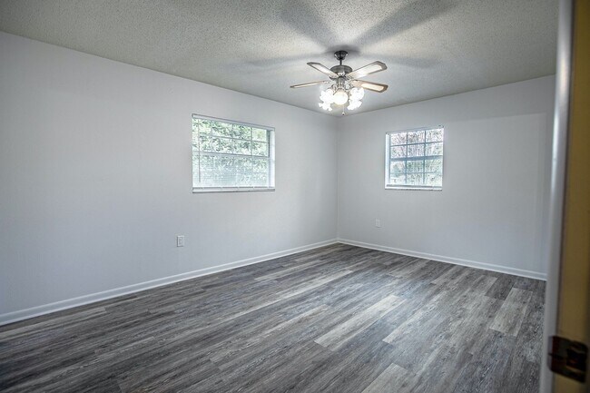 Building Photo - 4808 Co Rd 117A