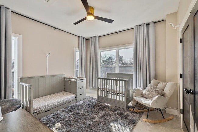 Building Photo - 2356 Mason Dr