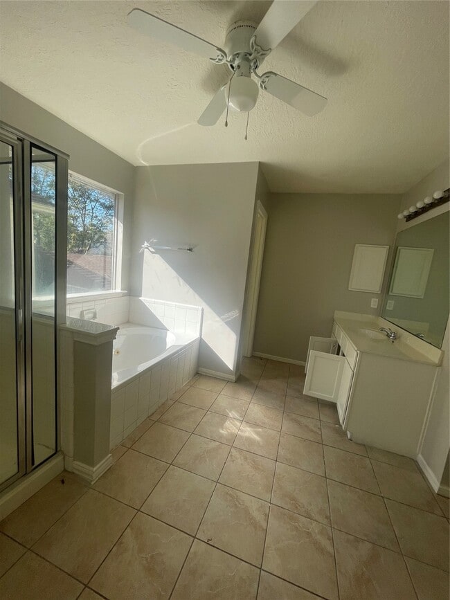 Building Photo - 3706 Nutwood Ln