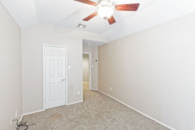 Building Photo - 1201 Rain Fern Dr