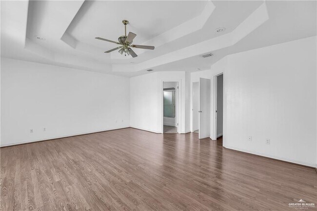 Building Photo - 20 Meadow Way Dr