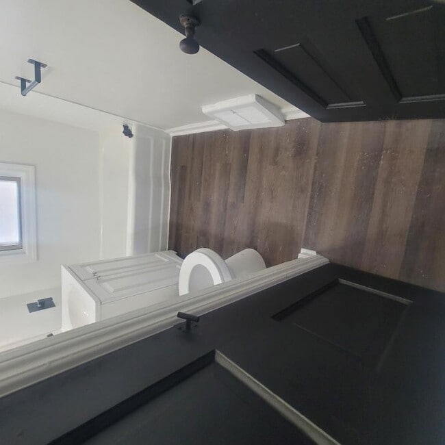 Building Photo - 13500 Crossburn Ave