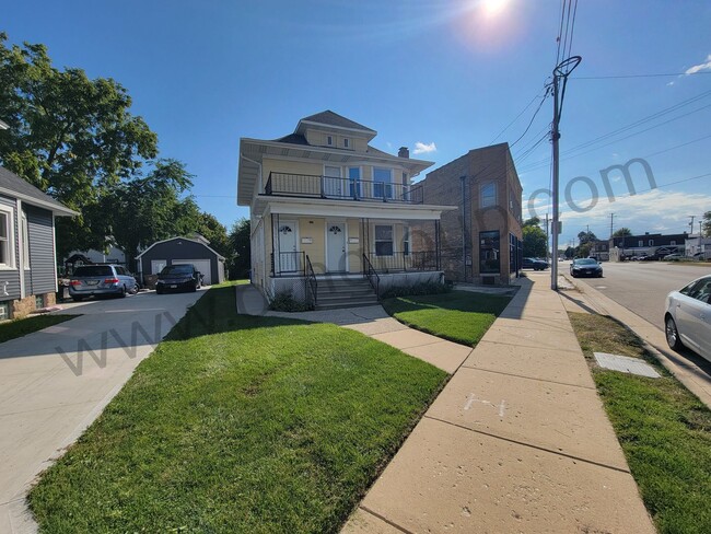 Building Photo - 2629 Roosevelt Rd