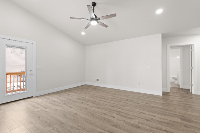 Building Photo - 818 Burr St