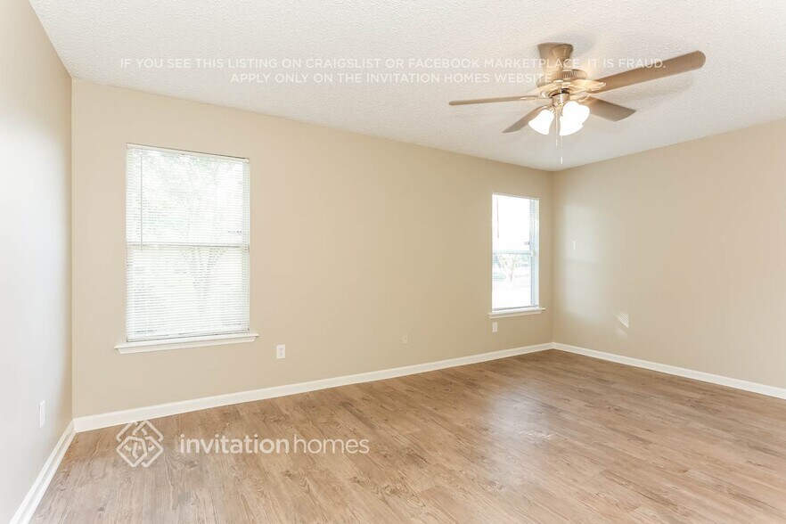 Building Photo - 10996 Apple Blossom Trail E