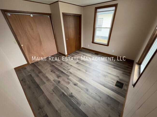 Building Photo - 73 Main Rd