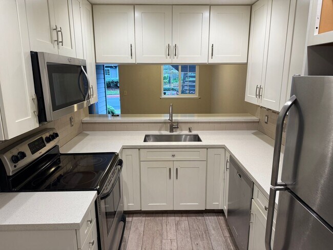 Building Photo - 510 Canyon Oaks Dr