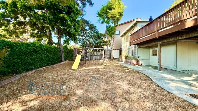 Building Photo - 3+ Bedroom Modern El Cerrito Hills Home
