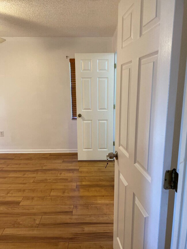 Building Photo - 5344 Elwood Rd