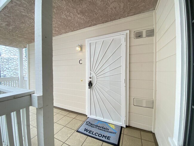 Building Photo - Bright 2 Bedroom Condo in Oceanside!