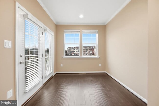 Building Photo - 43593 Mirror Terrace