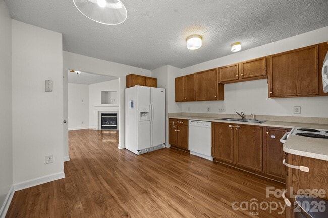 Building Photo - 2011 Chadwell Ct