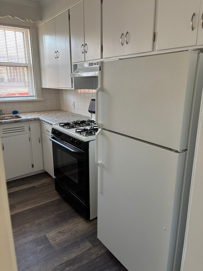 Building Photo - 88 Fox Ave