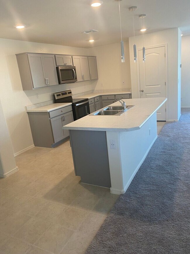 Building Photo - Charming 4 bedroom house in Coolidge