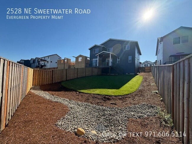 Building Photo - 2528 NE Sweetwater Rd