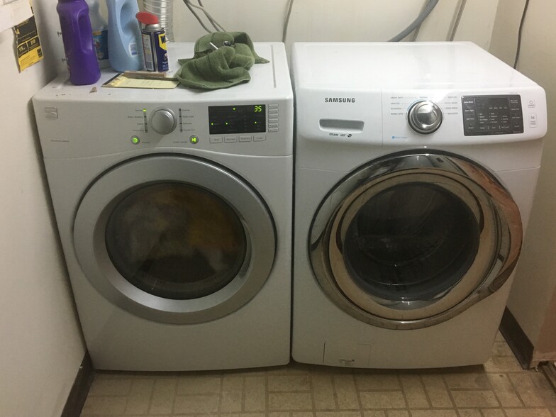 Laundry Room - 57003 Delaire Landing Rd