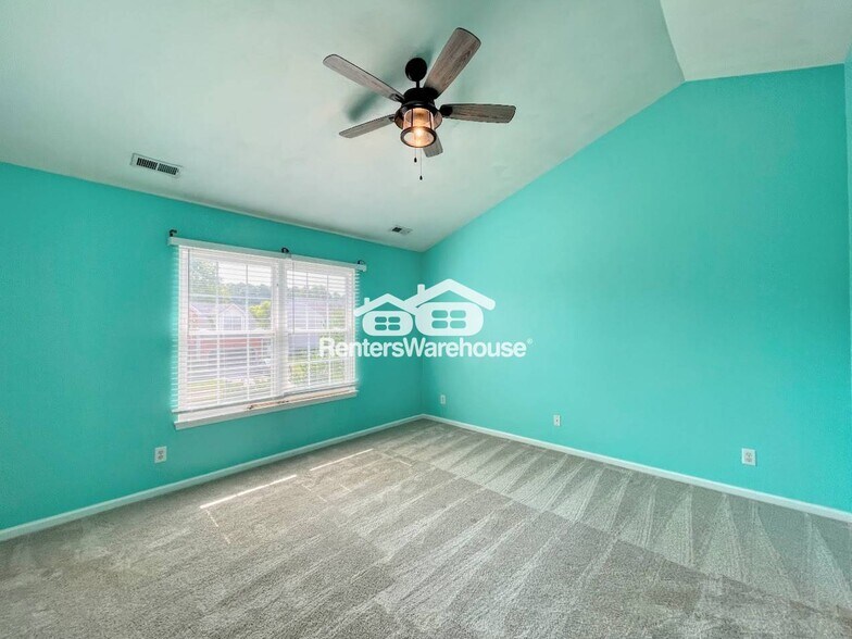 Building Photo - 2116 Kingsley Ln