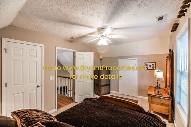 Building Photo - Madison/Rivergate Area - 3 Bedroom, 2.5 Baths