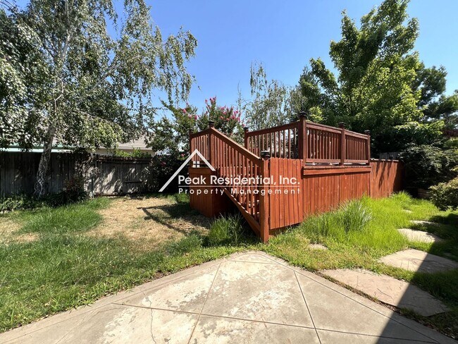 Building Photo - Wonderful 3bd/2ba Elk Grove Home!