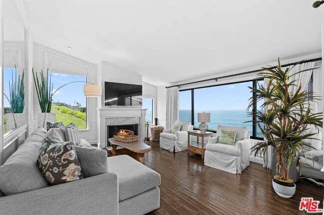 Primary Photo - 29700 Zuma Bay Way