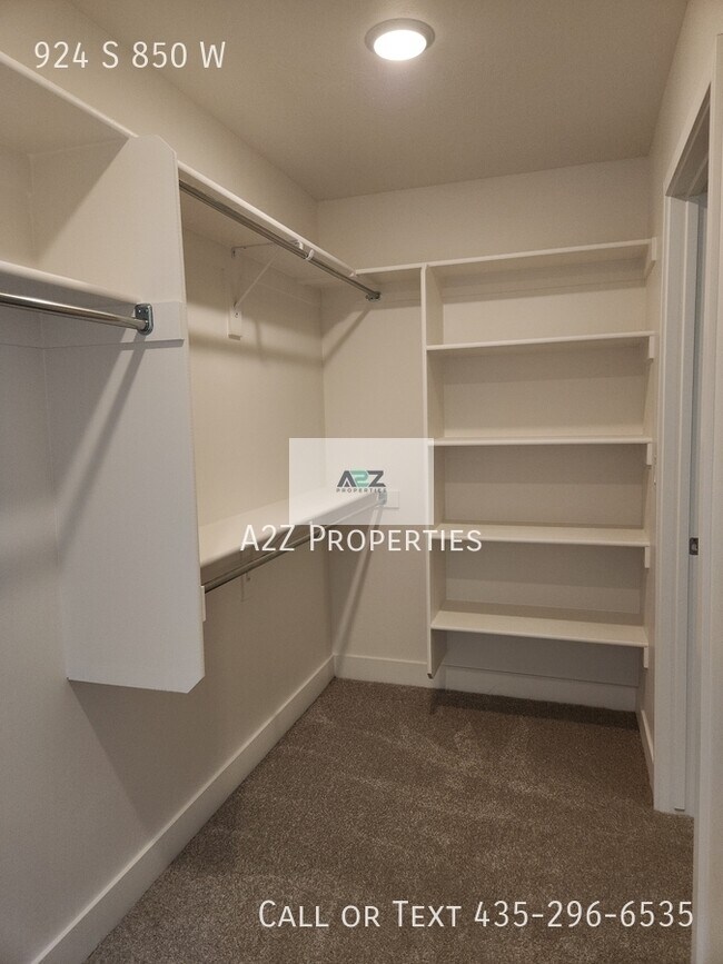 Building Photo - 924 S 850 W