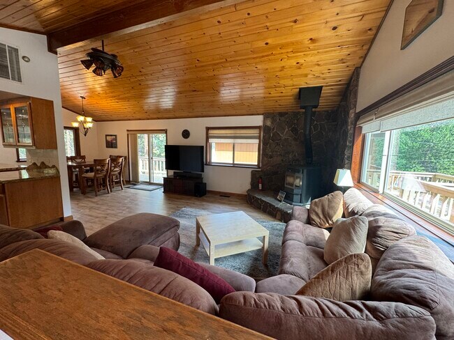 Building Photo - 1103 Sundown Trail