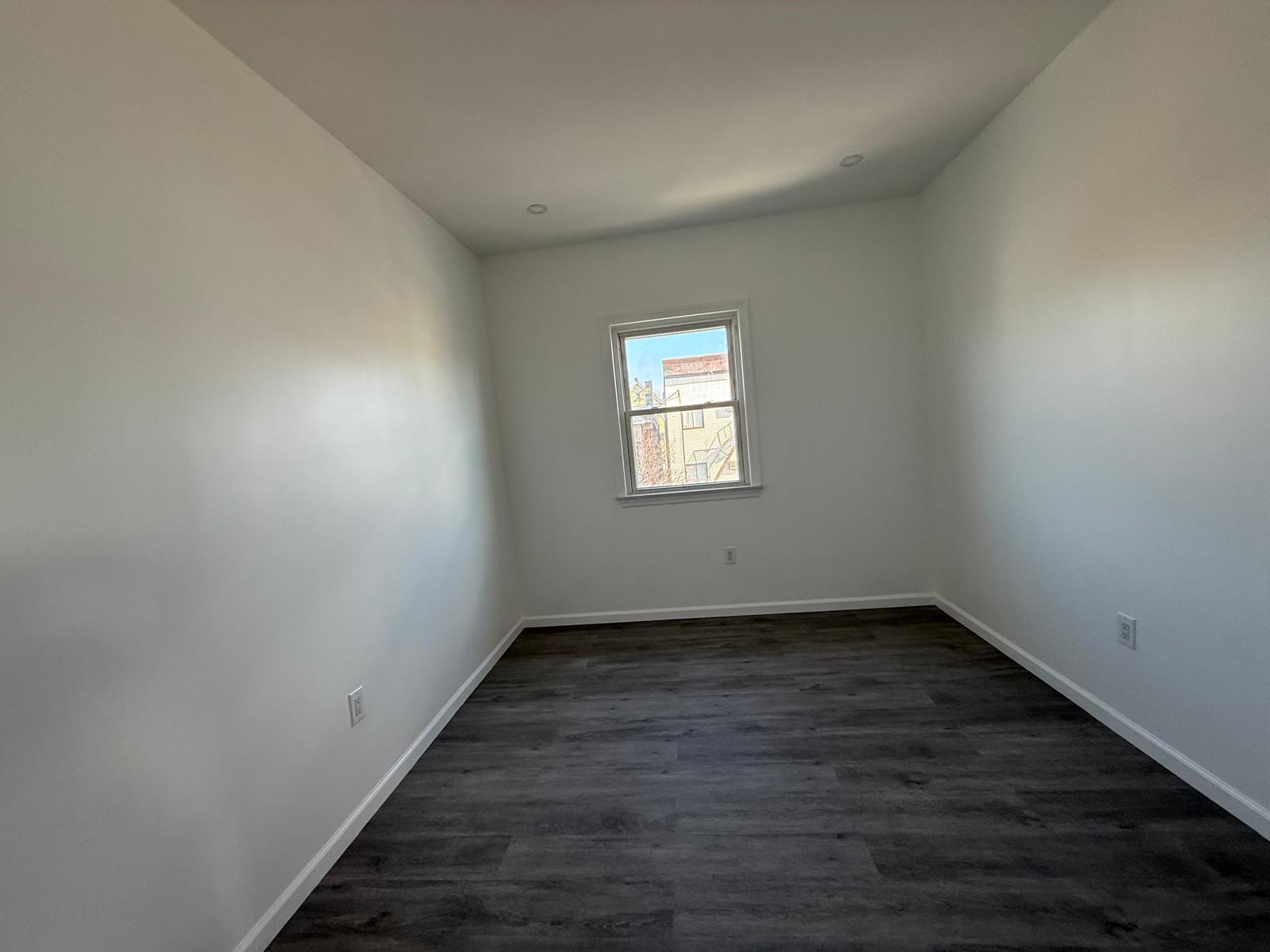 Building Photo - 17 Kearny Ave