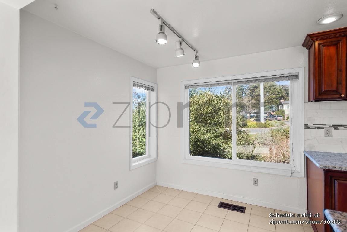 Building Photo - 8590 Terrace Dr