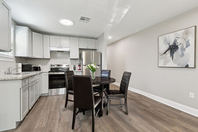 Building Photo - Charming 3BR Duplex in New Orleans