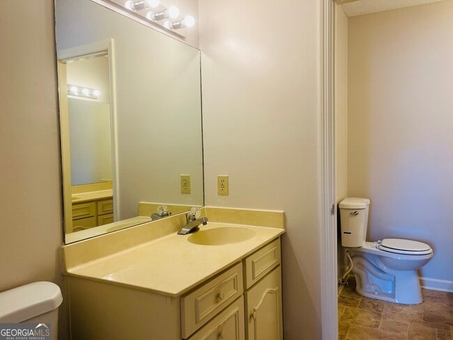 Building Photo - 207 Harwell Ave