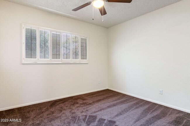 Building Photo - 4662 N 19th Ave