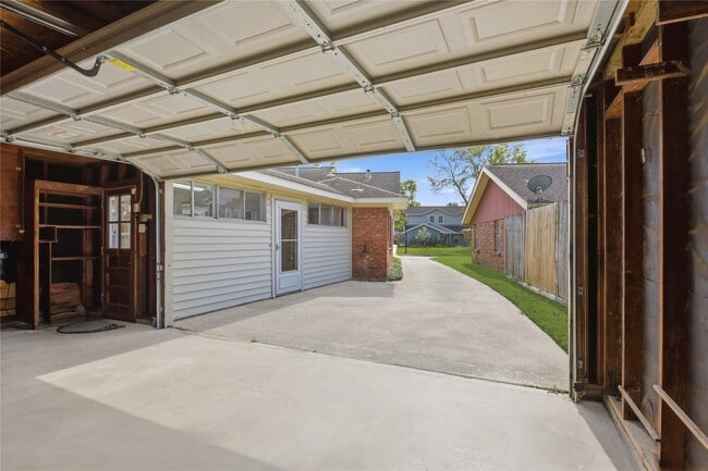 Building Photo - 3626 Latma Dr