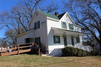 Building Photo - 11 Liberty St