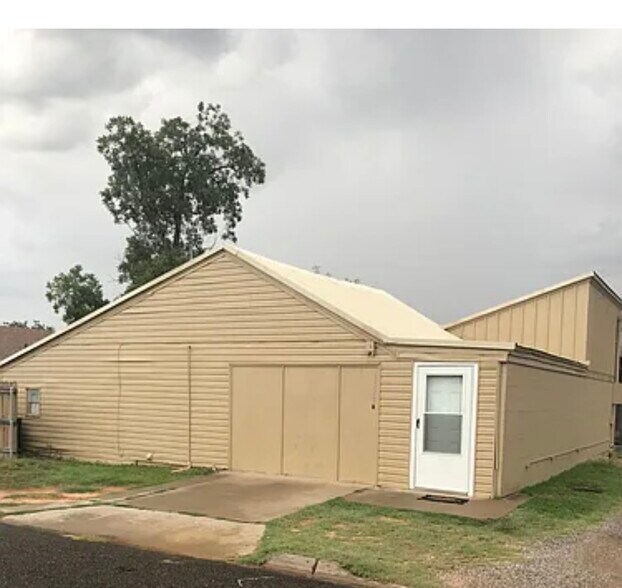 Building Photo - 1523 N Alleghaney Ave