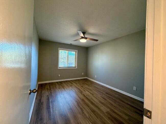 Building Photo - 1128 Southwood Dr