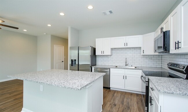 Building Photo - 14010 Longstreet Rd