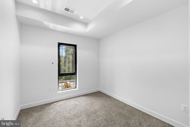 Building Photo - 2530 Elvans Rd SE