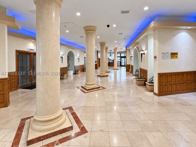 Building Photo - 3725 S Ocean Dr