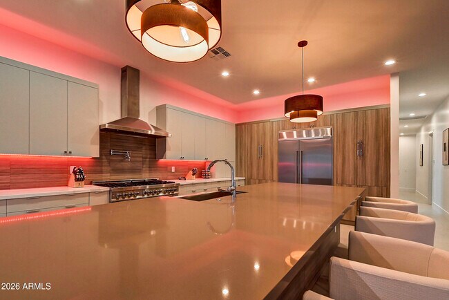 Building Photo - 6401 E Larkspur Dr