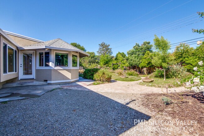Building Photo - Amazing Cupertino Home!