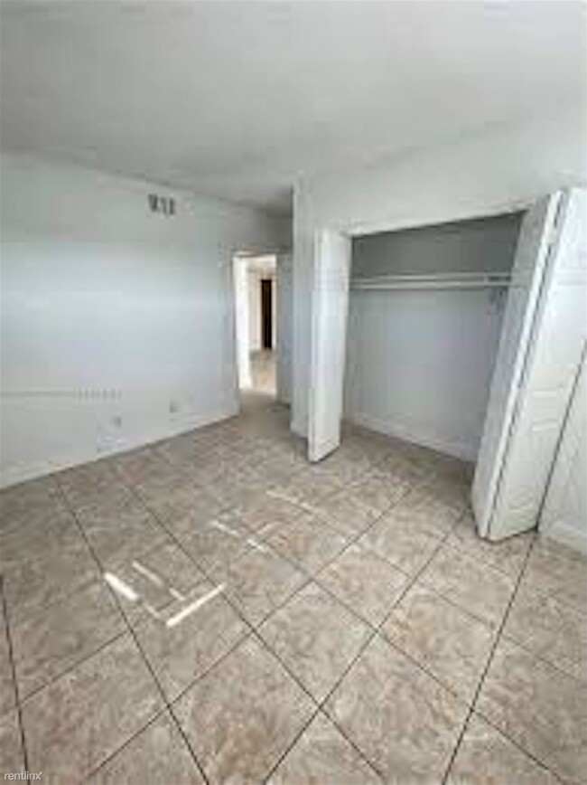 Building Photo - 2 br, 2 bath Condo - 1060 Crystal Lake Dri...