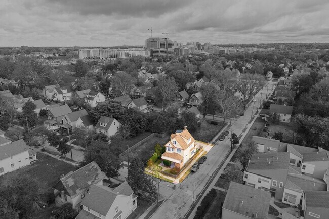 Building Photo - 2257 E 80th St