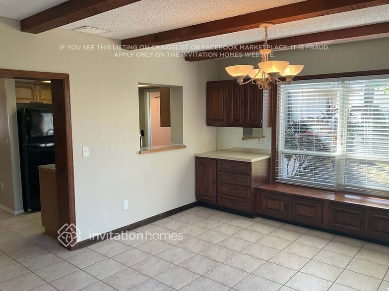 Building Photo - 13353 Hacienda Dr