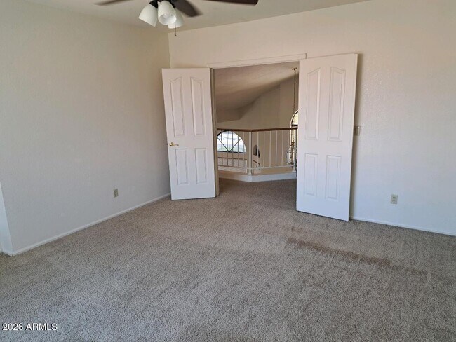 Building Photo - 98 E Evelyn Ln