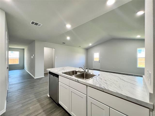 Building Photo - 833 Bluffview Dr