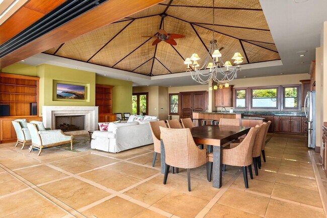 Building Photo - Luxury furnished 4 bedroom 3 bathroom with pool, spa, and outdoor showers